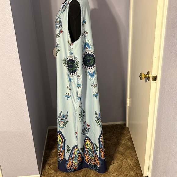 Woman’s Maxi Dress - Picture 3 of 3